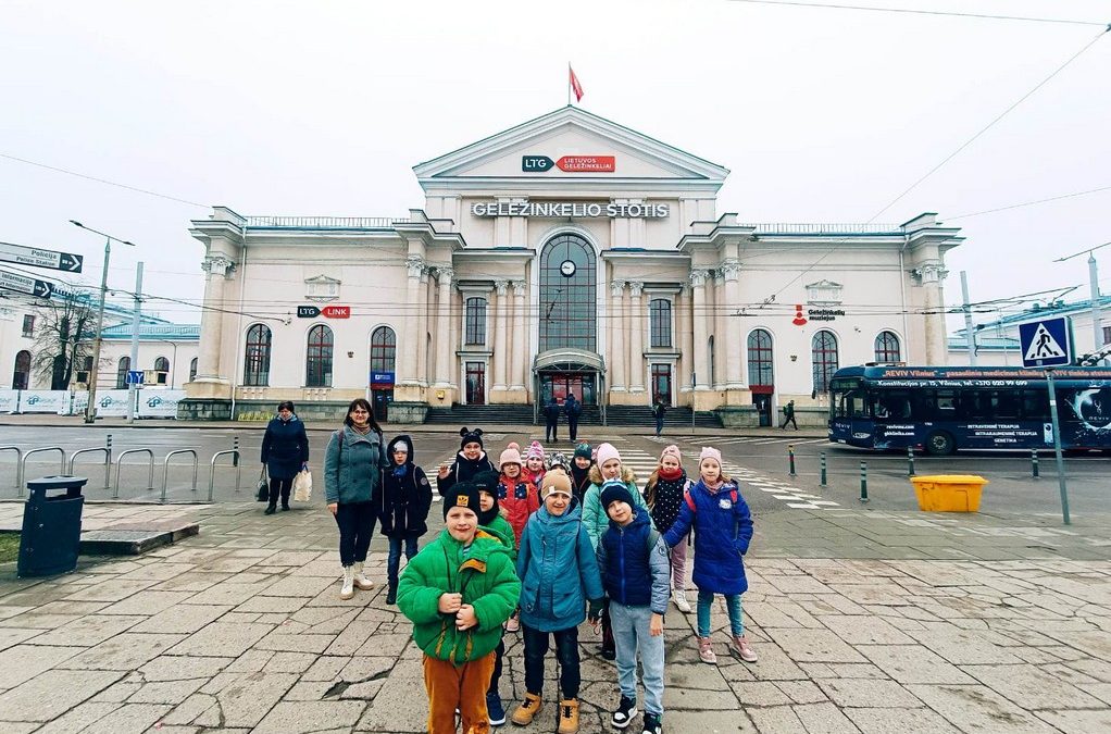 SMAGI PIRMOKŲ IR ANTROKŲ IŠVYKA Į VILNIŲ